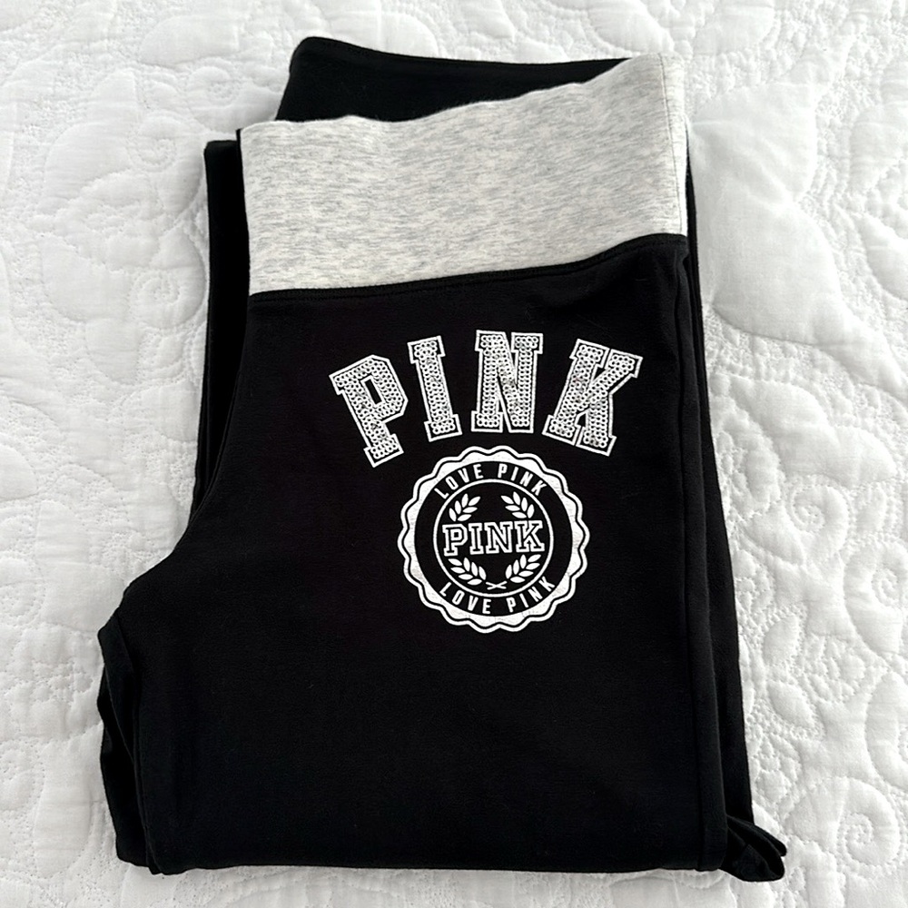 PINK Victoria’s Secret Black Yoga Pants Silver Bling Size Small S Short EUC!